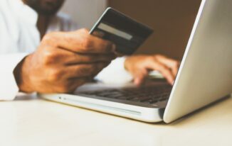 Benefits of Using an Online International Money Transferring Service and Application