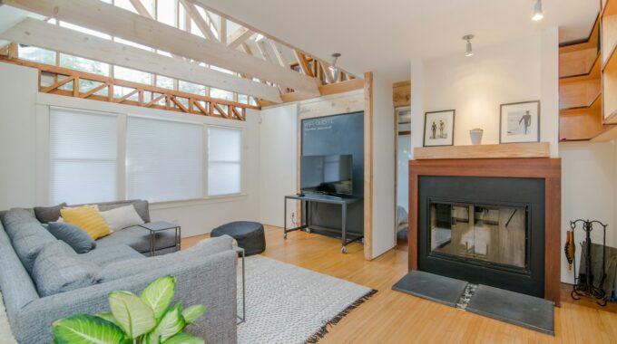 Find Your Serenity: Expert Advice for Buying a Home Near the Lake