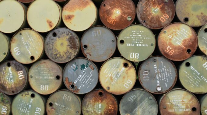 The Seasonal Aspects of Oil Trading: Trading the Tides