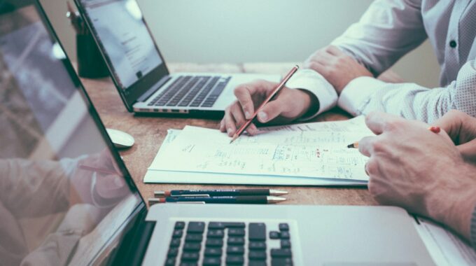 Planning for Children’s Education with Financial Advisors