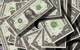 Debunking Stereotypes About Women in Gambling 