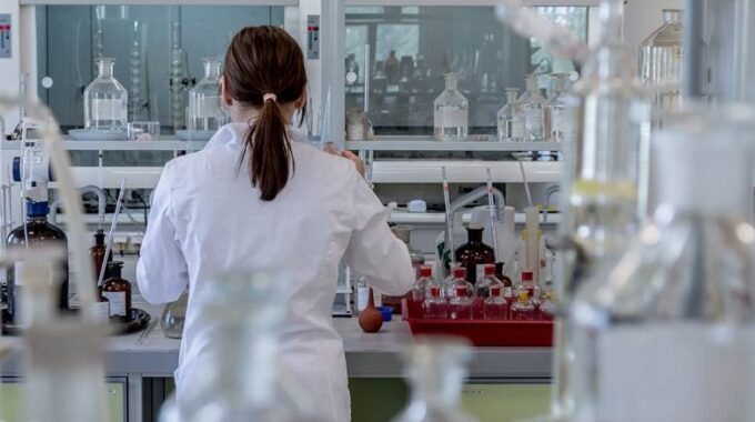 Enhancing Cleanroom Efficiency with Precision Environments