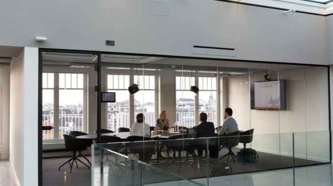 How Corporate LMS Software Is Reinventing Workplace Training