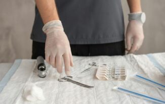What Are Surgical Technologists and How to Become One