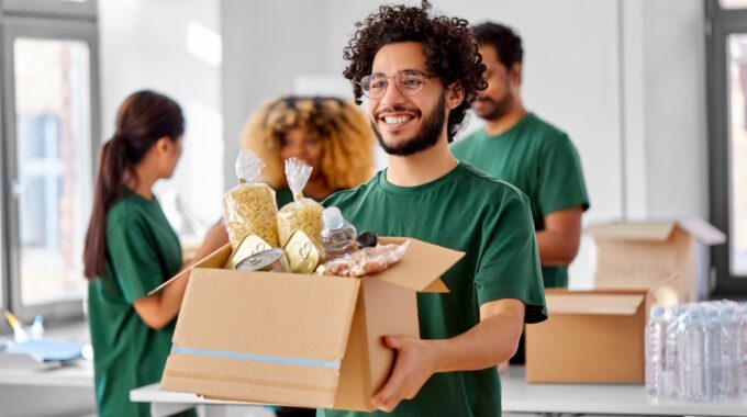 Why Giving Back Is Good for Mental Health